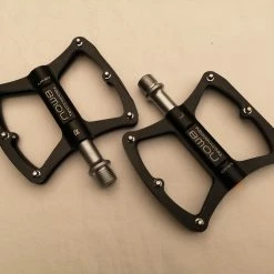 NOW8 KCNC NOW8 Flatpedal M40 Mit 6 Pins Schwarz