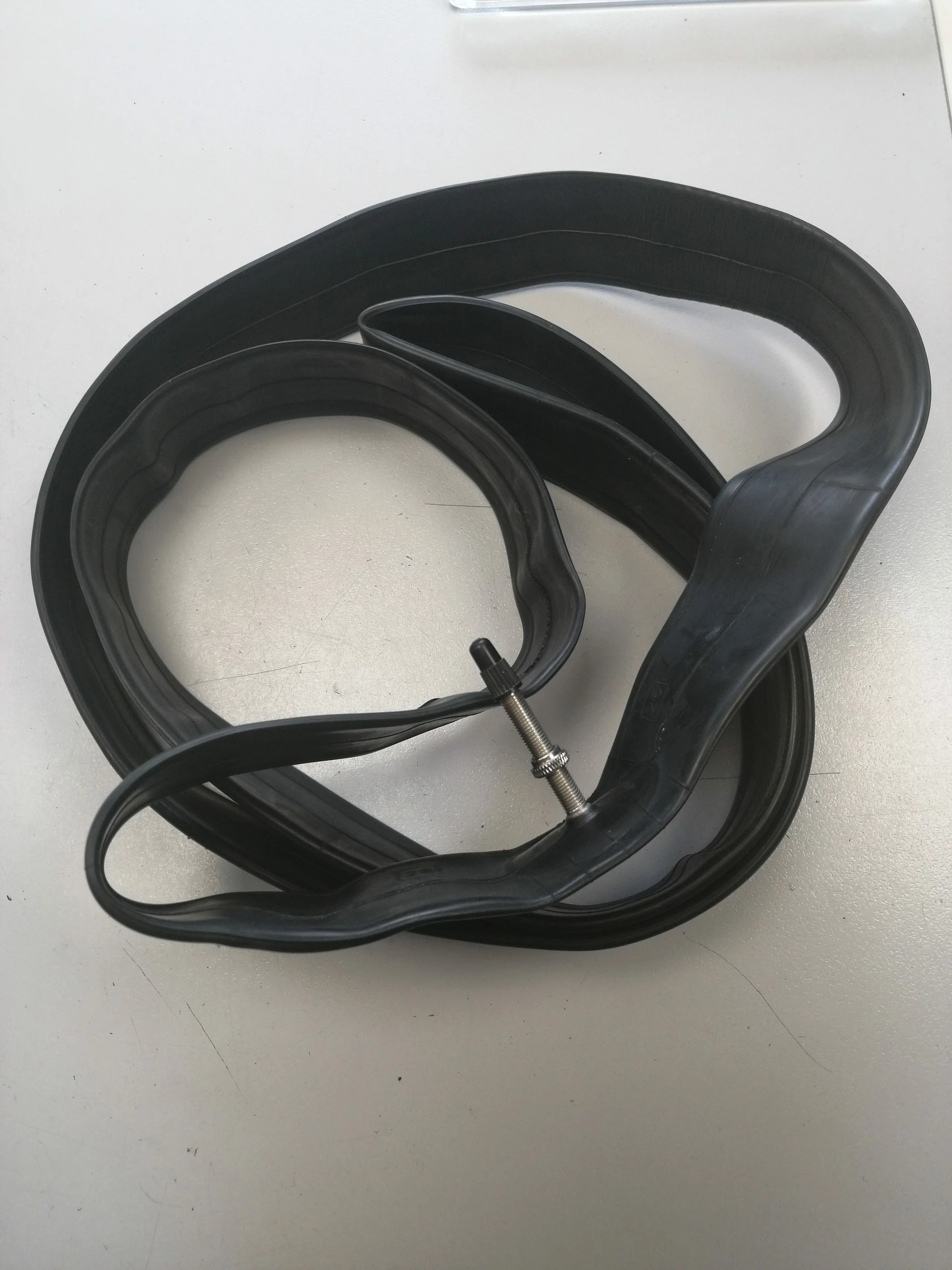 Schwalbe Fahrradschlauch SV 20 27/28`` 60mm Extra Light/XX Light 1 Schwalbe Fahrradschlauch SV 20 27/28`` 60mm Extra Light/XX Light