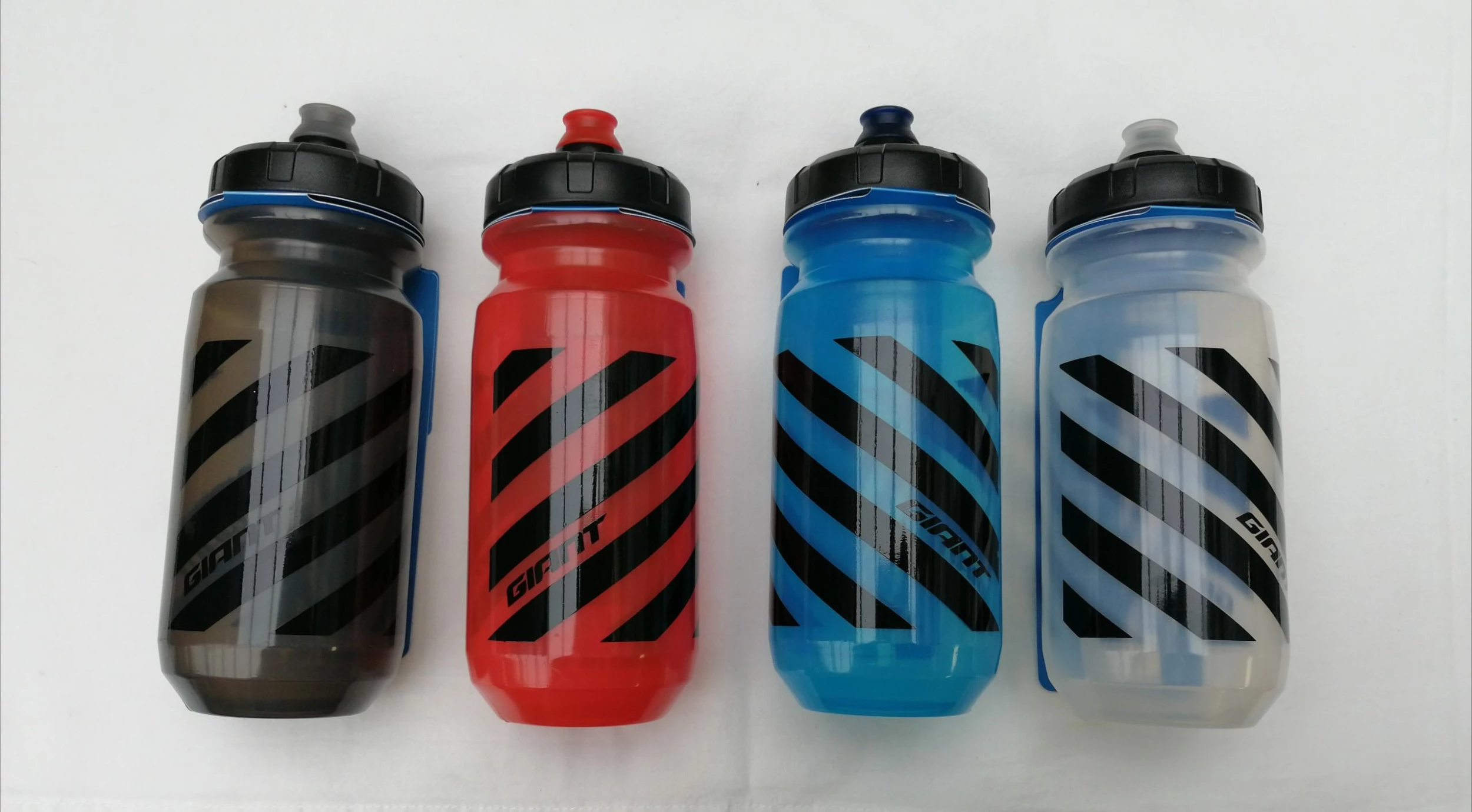 Giant DoubleSpring Trinkflasche 600 Ml *BPA Frei* 1 Giant DoubleSpring Trinkflasche 600 Ml *BPA Frei*