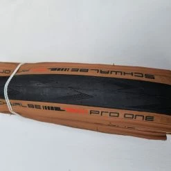 Schwalbe Rennradreifen Pro One Tubeless HS 493 25-622 Braune Seitenwand